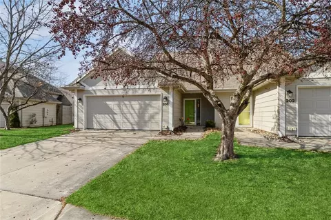 3305 Ep True Pkwy #201, West Des Moines, IA 50265
