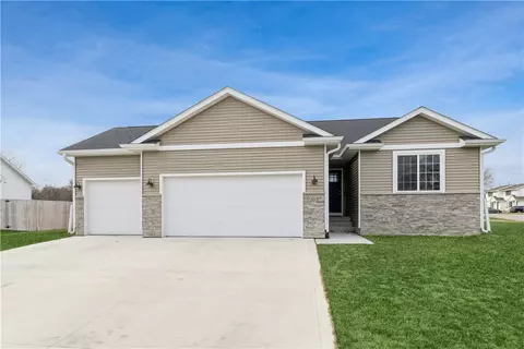 202 Deer Haven St, Polk City, IA 50226