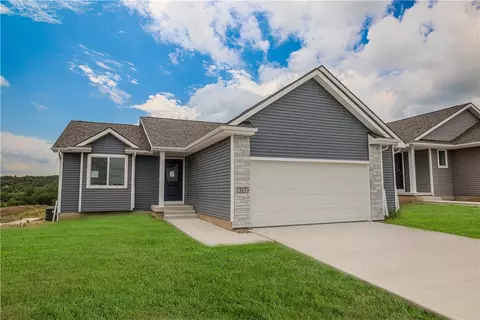 317 S Valley View Dr, Norwalk, IA 50211