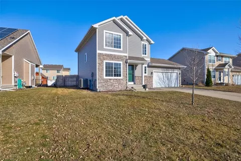 775 SE Westgate Dr, Waukee, IA 50263