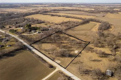 17611 Cleveland St, Carlisle, IA 50047