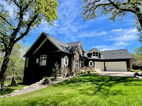 1808 NW 121st Cir, Clive, IA 50325