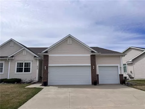 850 Wolf Creek Dr, Polk City, IA 50226