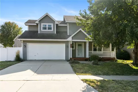 361 S 49th St, West Des Moines, IA 50265