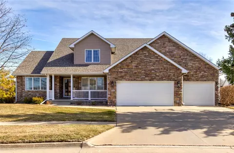 717 NW Boulder Point Cir, Ankeny, IA 50023