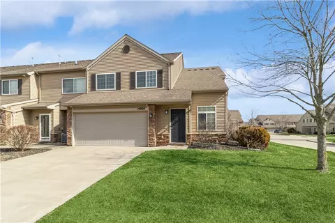 8610 Ep True Pkwy #14004, West Des Moines, IA 50266