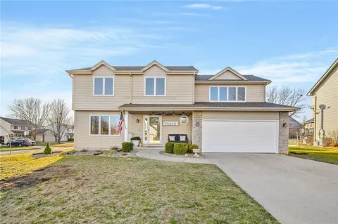 1906 NW 152nd St, Clive, IA 50325