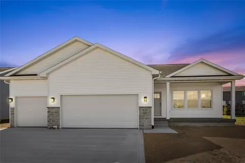 630 NW Rosemont Dr, Waukee, IA 50263