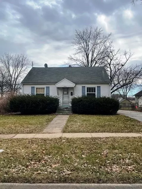 703 E Salem Ave, Indianola, IA 50125