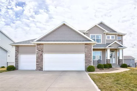 627 Orchard View Dr, Norwalk, IA 50211