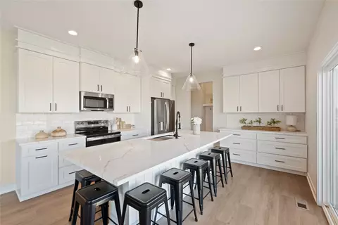 725 NW Rosemont Dr, Waukee, IA 50263