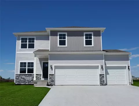 132 Creekside Dr SW, Bondurant, IA 50035