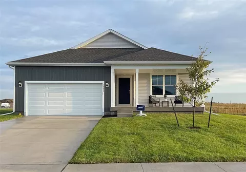 2819 Birchwood Dr, Norwalk, IA 50211