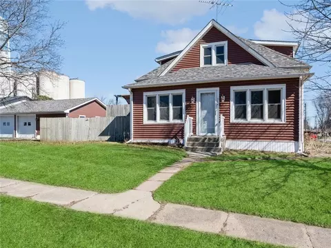 304 S Madison St, Prairie City, IA 50228