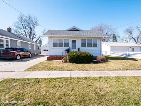 617 W 6th St S, Newton, IA 50208