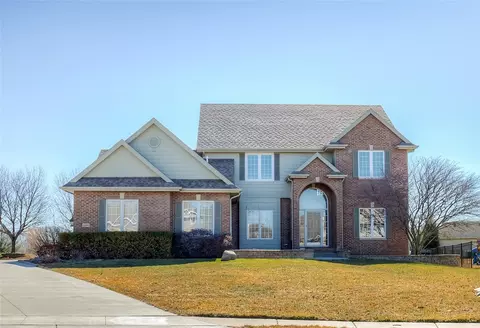 12808 Timberline Dr, Urbandale, IA 50323