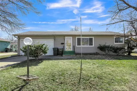 610 W Adams St, Monroe, IA 50170