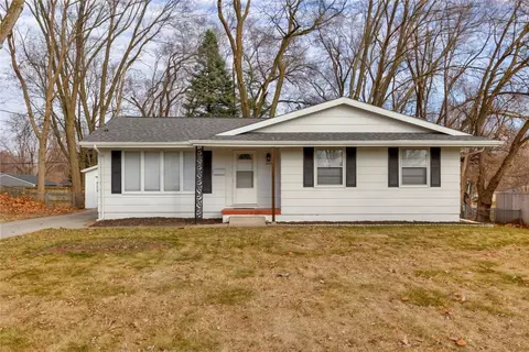 1501 19th Pl, West Des Moines, IA 50265