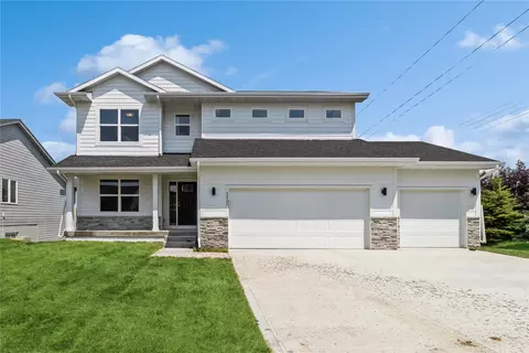 3435 NW 168th St, Clive, IA 50325