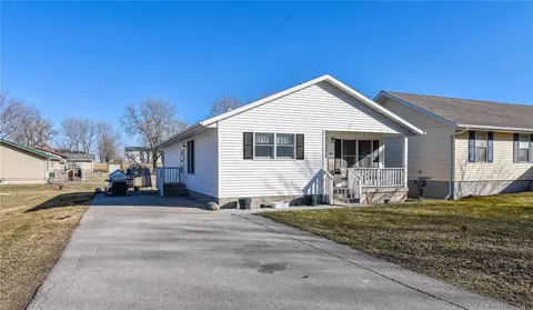 208 North St, Colo, IA 50056
