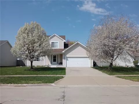 130 SE Peachtree Dr, Waukee, IA 50263