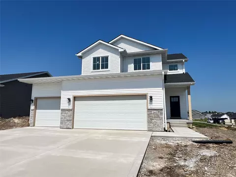265 NW Lavelle Ct, Waukee, IA 50263