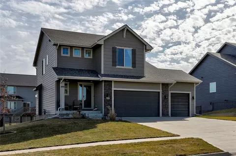855 NElk Run Dr, Waukee, IA 50263