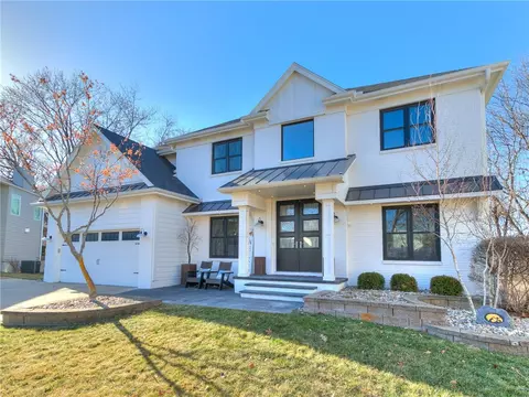 8321 Talbot Pl, Johnston, IA 50131
