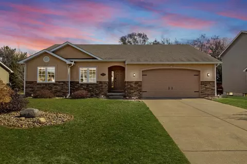 6231 NW 48th St, Johnston, IA 50131