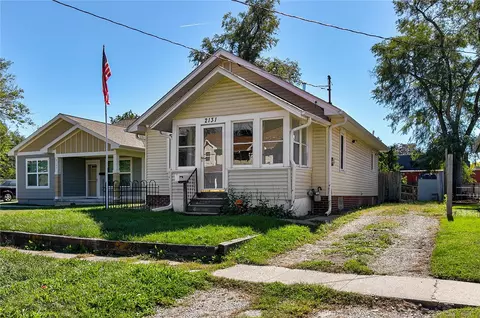 2131 Des Moines St, Des Moines, IA 50317