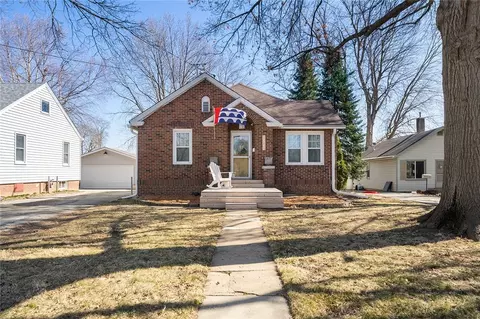 1339 56th St, Des Moines, IA 50311