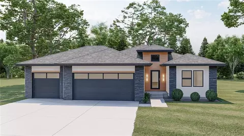 8240 Mahon Ct, Johnston, IA 50131