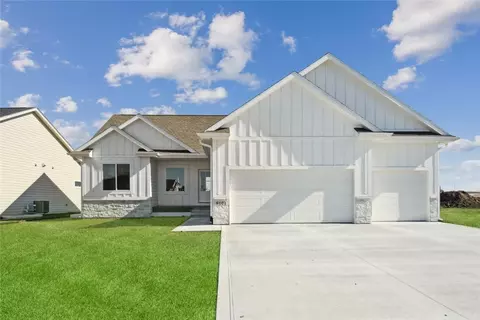5101 149th St, Urbandale, IA 50323