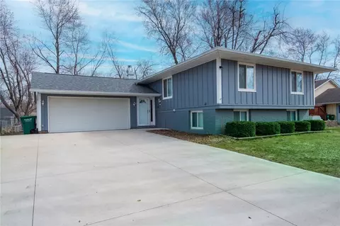 217 NW Bayberry Ln, Ankeny, IA 50023