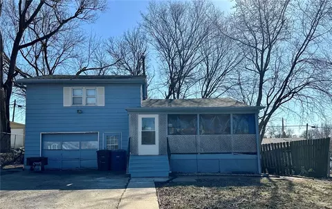 1020 Geil Ave, Des Moines, IA 50315