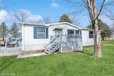 404 1st St, Bouton, IA 50039