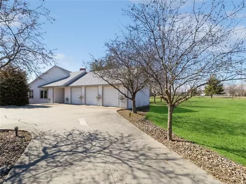 20236 Mill Creek Ln, Adel, IA 50003