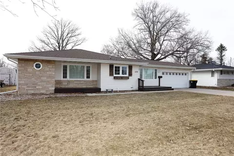 439 S Cedar St, Boone, IA 50036