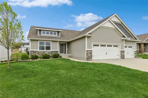 1563 S 100th St, West Des Moines, IA 50266