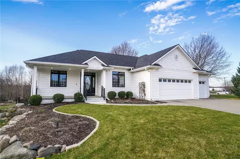 4845 Copper Creek Dr, Pleasant Hill, IA 50327