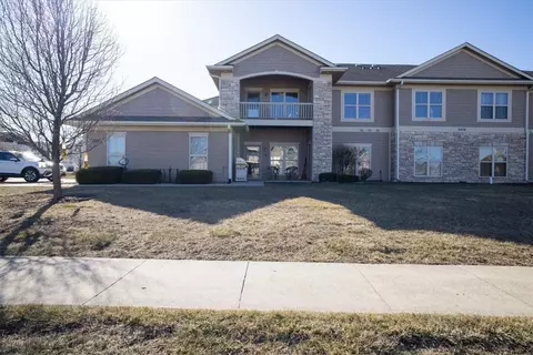 2506 NE Oak Dr #4, Ankeny, IA 50021