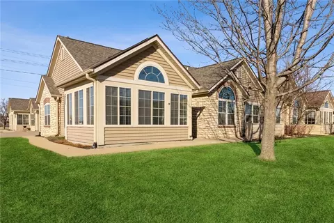 3305 SE Glenstone Dr #233, Grimes, IA 50111