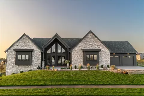 4735 Centennial Blvd, Urbandale, IA 50323