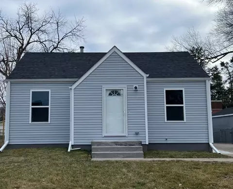 5722 Allison Ave, Des Moines, IA 50310