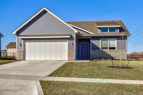 404 W Centennial Dr, Huxley, IA 50124