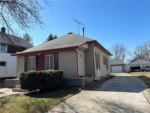 1823 1st Ave, Perry, IA 50220