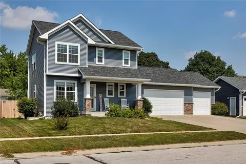 213 Prairie View Dr, Gilbert, IA 50105