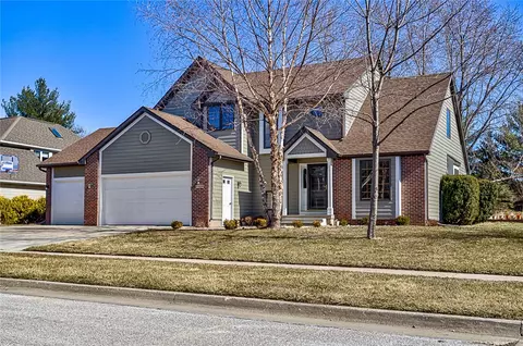 2424 Ridgetop Cir, Ames, IA 50014