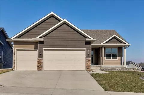 2420 E Kenyon Ave, Des Moines, IA 50320