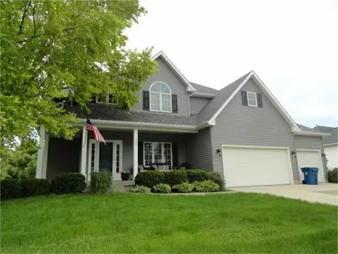 902 Bridgeview Pl, Le Claire, IA 52753